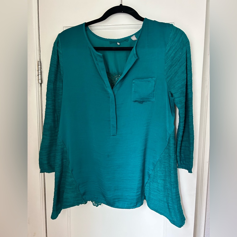 Anthropologie Knitted & Knotted Emerald Green Verso Henley Top, size S